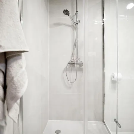 Niron Dom Z Papieru Sztokholm * Piła